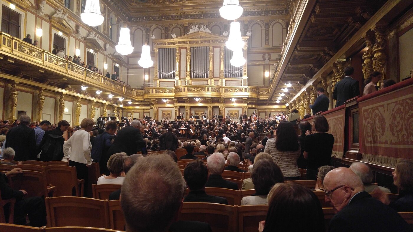 본문 이미지 - 무지크페라인 황금홀 내부 모습