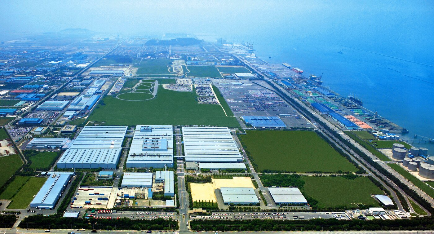 본문 이미지 - 명신 컨소시엄이 인수한 한국지엠 군산공장. /ⓒ News1