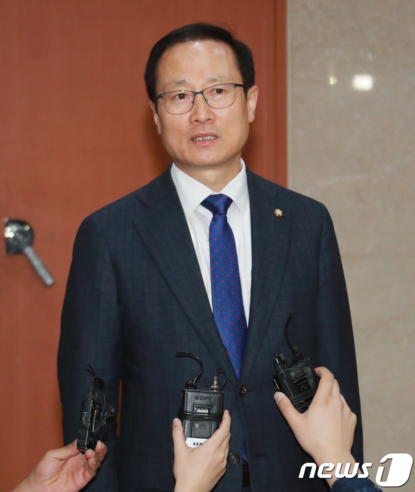 본문 이미지 - 홍영표 더불어민주당 신임 원내대표. 2018.5.4/뉴스1 ⓒ News1 이동원 기자