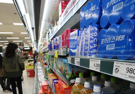 탄산 지고 이온 뜬다…'헬시 플레저' 타고 5000억 시장 '활짝'