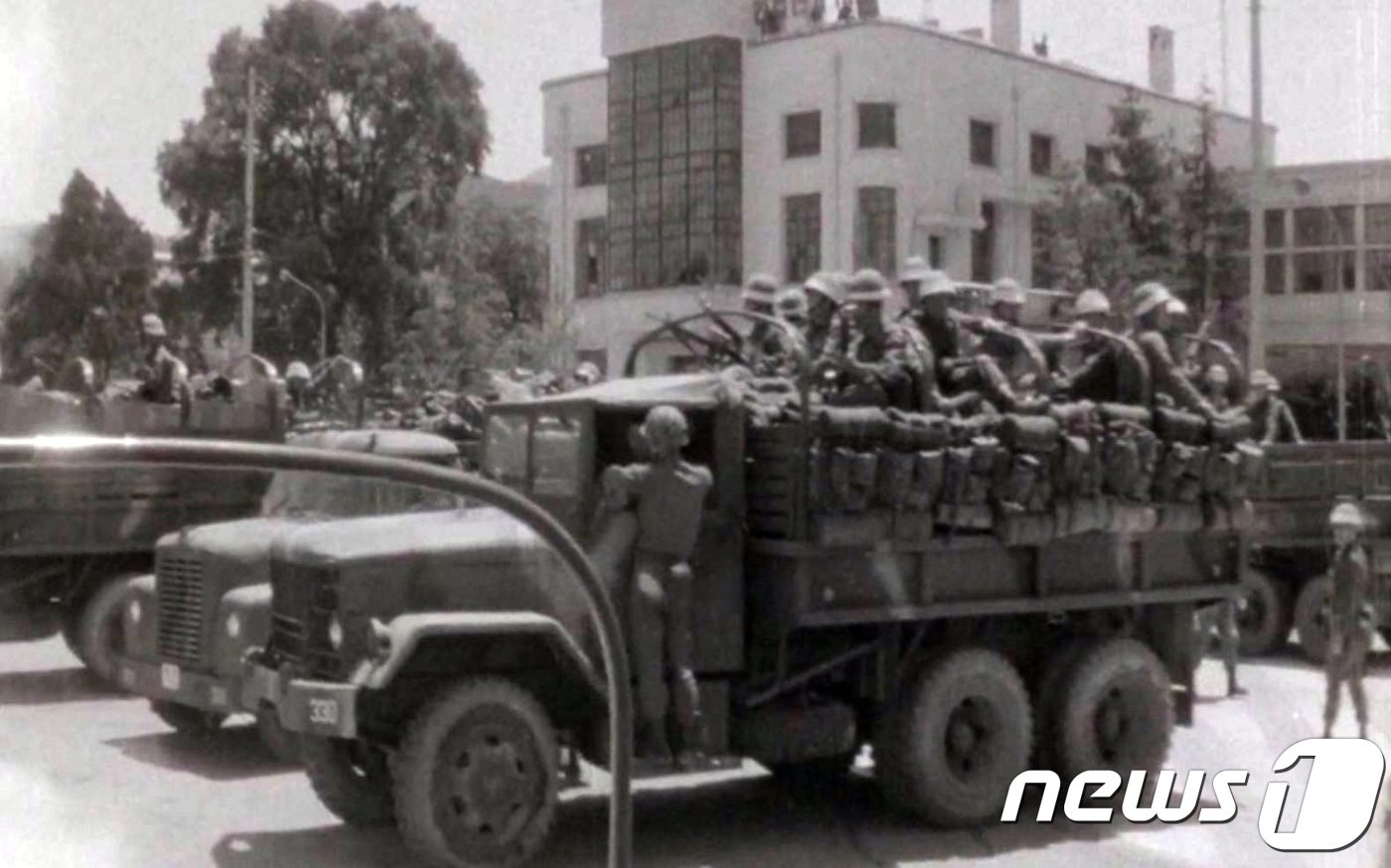 전남도청을 장악한 계엄군의 모습.&#40;5.18민주화운동기록관 제공 영상 캡처&#41; ⓒ News1DB