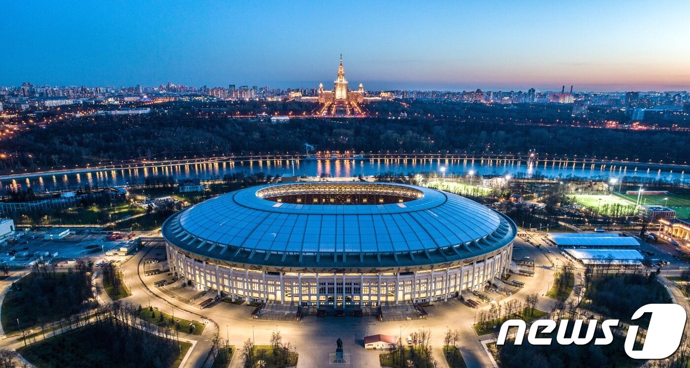 본문 이미지 - 러시아 월드컵 개막전과 결승전이 열리는 모스크바의 루즈니키 스타디움. ⓒAFP=News1