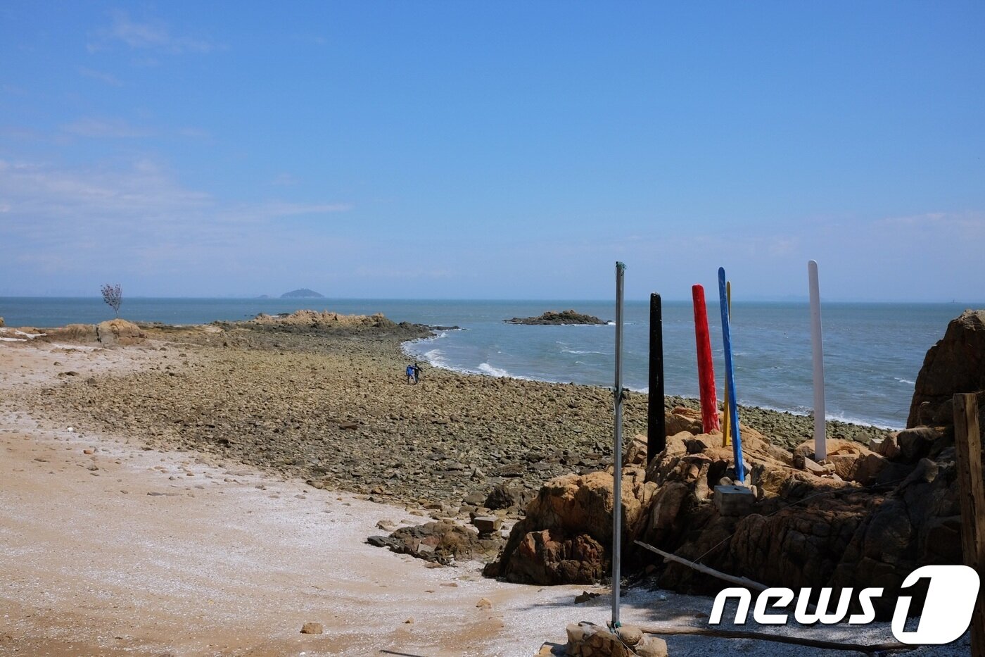 본문 이미지 - 한적한 분위기에 해변에선 조용히 사색에 잠겨볼 수 있다.ⓒ News1