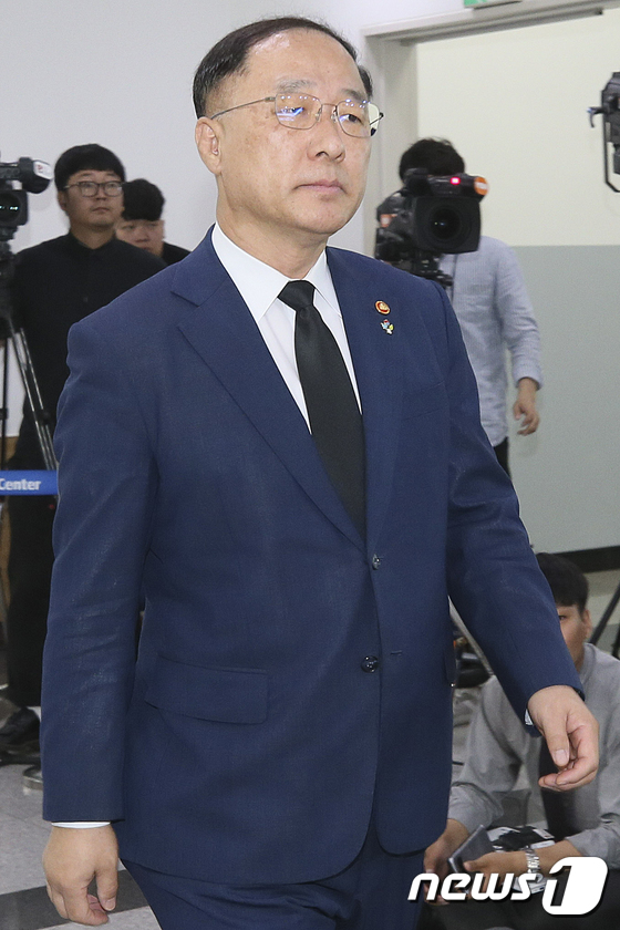 김종필 전 총리 빈소 찾은 홍남기 국무조정실장