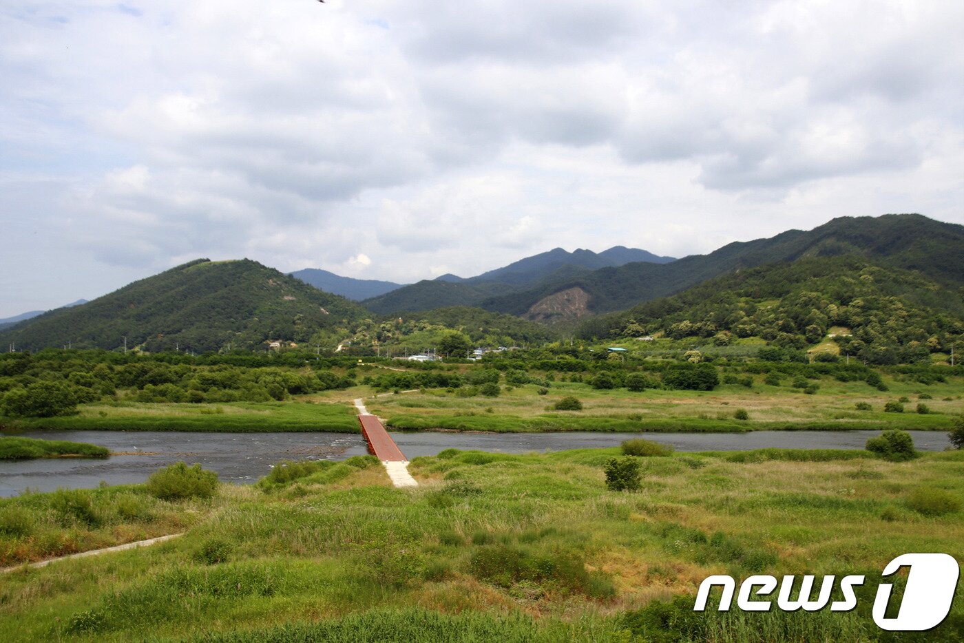 본문 이미지 - 섬진강 둘레길의 풍경(한국관광공사 제공)/뉴스1 ⓒ News1