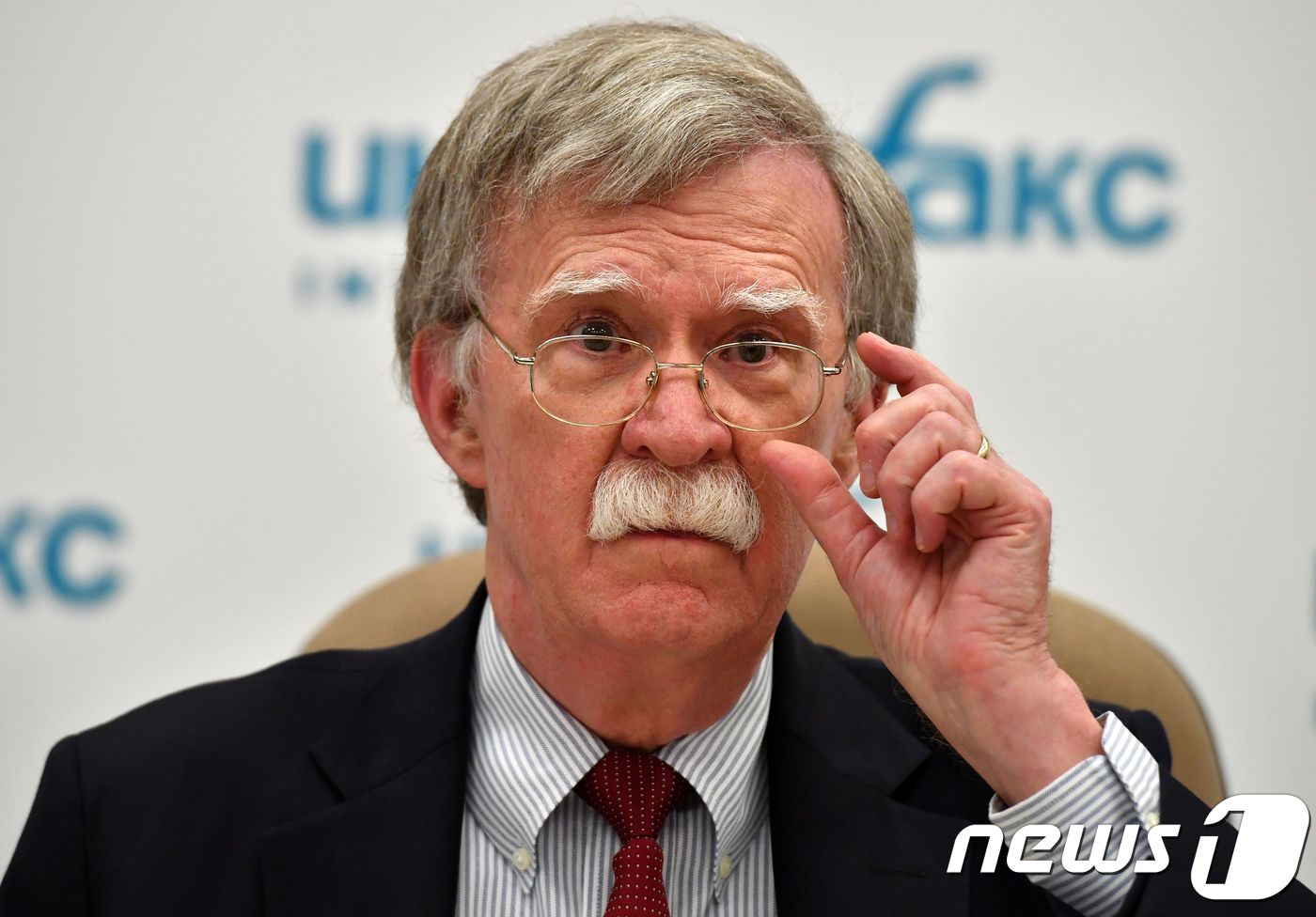 (모스크바 AFP=뉴스1) 우동명 기자 = 존 볼턴 백악관 NSC 보좌관이 27일(현지시간) 모스크바 크렘린궁에서 블라디미르 푸틴 러시아 대통령과 회담을 가진 뒤 기자회견을 하고 …