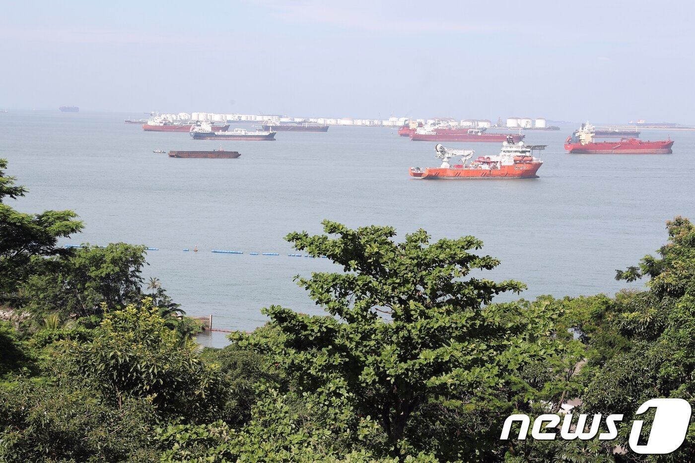 본문 이미지 - 지난 4일 카펠라 호텔 후관 4층 스위트룸에서 바라본 남중국해의 모습. ⓒ News1 성도현 기자