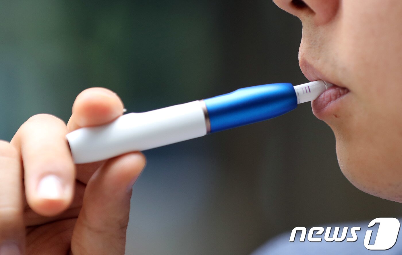 본문 이미지 - 구매자를 처벌하는 규정이 없다는 점을 악용해 미성년자들이 편의점이나 술집을 운영하는 업주들을 골탕먹이는 사례가 10년 넘게 지속돼 자영업자들은 지속적으로 피해를 호소하고 있다. 2018.6.7/뉴스1 ⓒ News1 이재명 기자