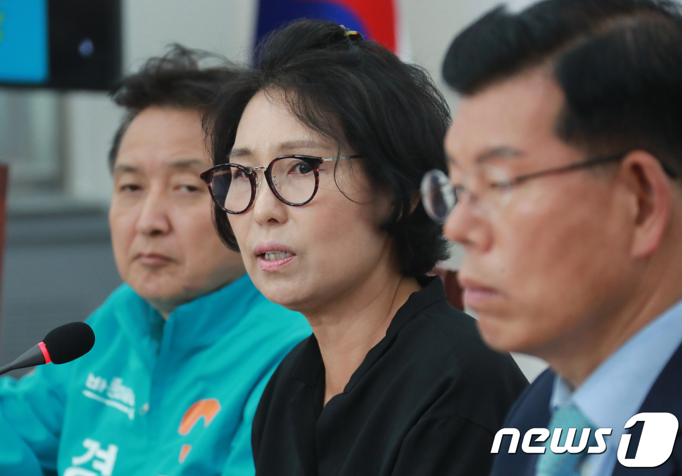 (서울=뉴스1) 이동원 기자 = 이재명 더불어민주당 경기도지사 후보 형수 박인복씨가 8일 서울 여의도 국회에서 기자회견을 열고 이재명 후보의 '형수 욕설 논란'과 관련한 거짓 해명 …