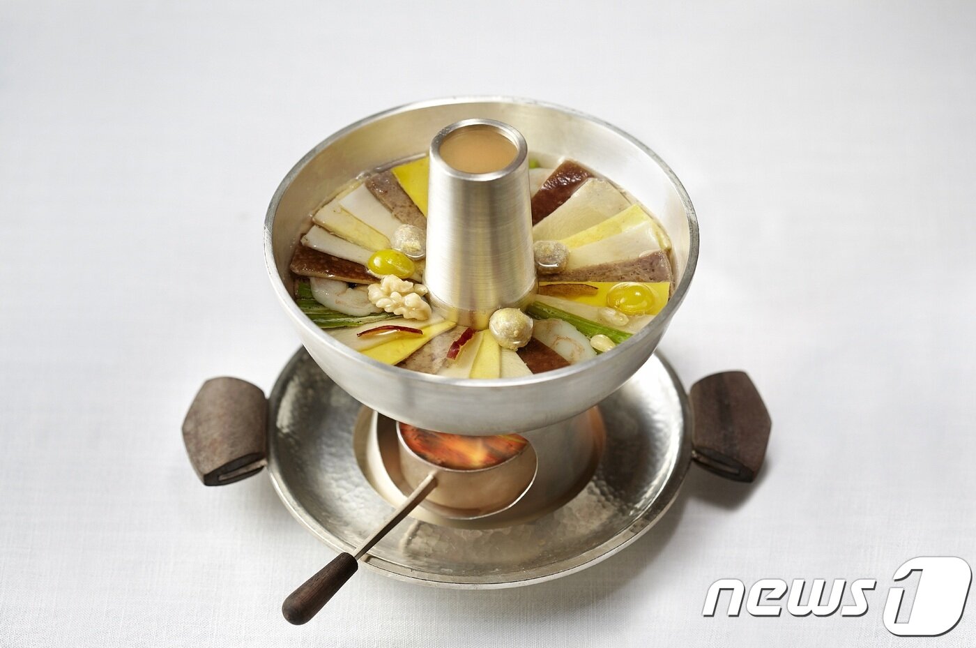 본문 이미지 - 서울신라호텔 한식당 라연 '신선로'ⓒ News1