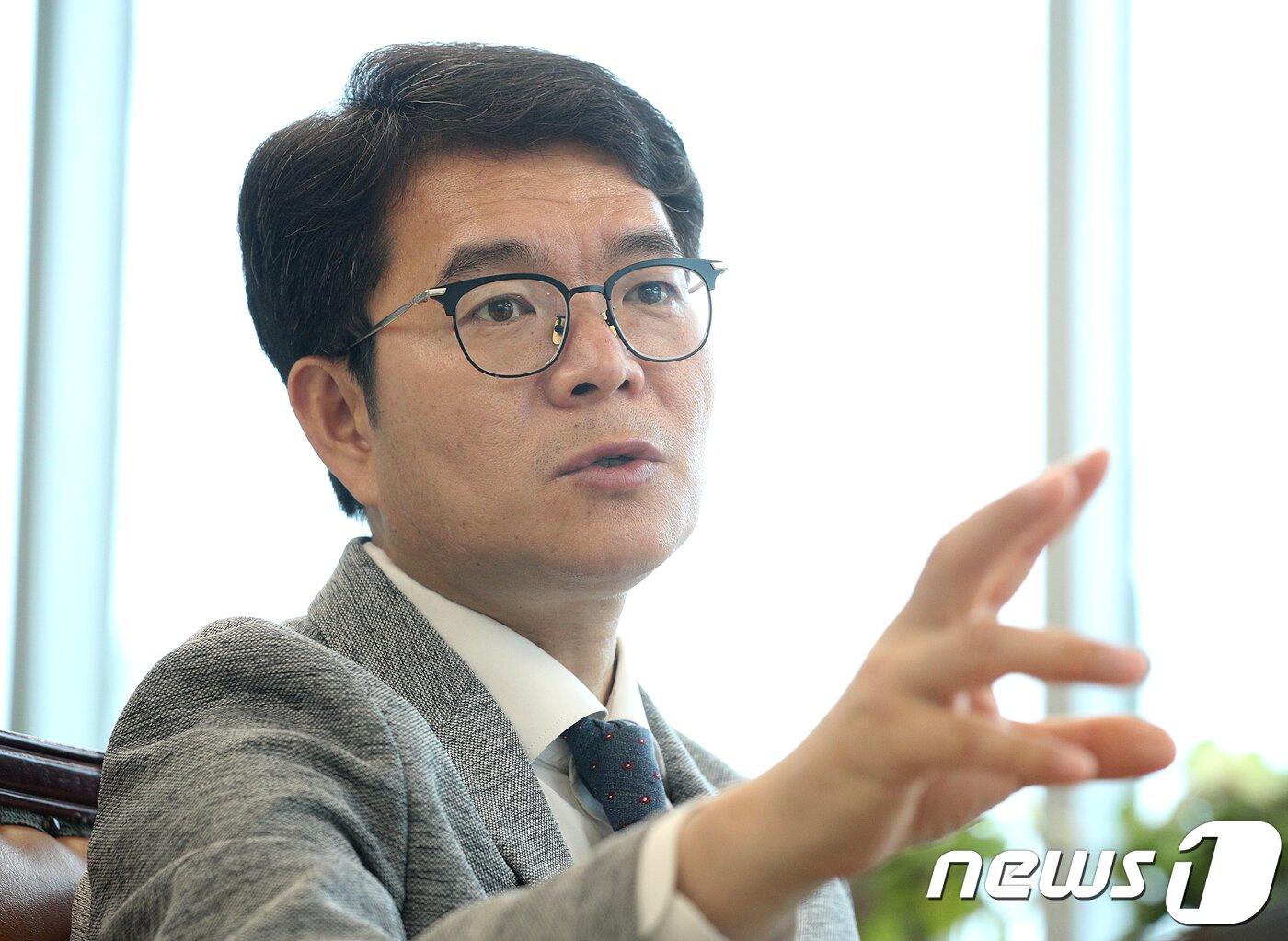 본문 이미지 - 정원오 성동구청장이 11일 오후 서울 성동구청 집무실에서 뉴스1과 인터뷰를 하고 있다. 2018.7.11/뉴스1 ⓒ News1 신웅수 기자
