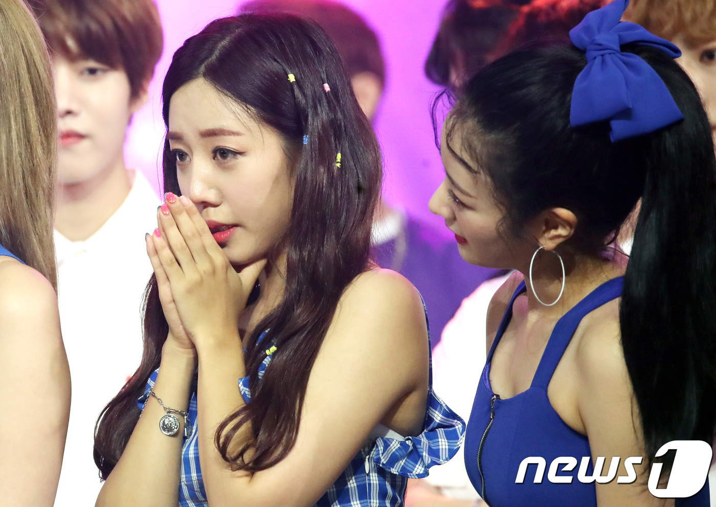 (일산=뉴스1) 권현진 기자 = 에이핑크 김남주가 11일 오후 일산 MBC드림센터에서 생방송으로 열린 MBC뮤직의 ‘쇼 챔피언'(쇼챔)에 출연해 1위를 차지한 뒤 눈물을 흘리고 있 …