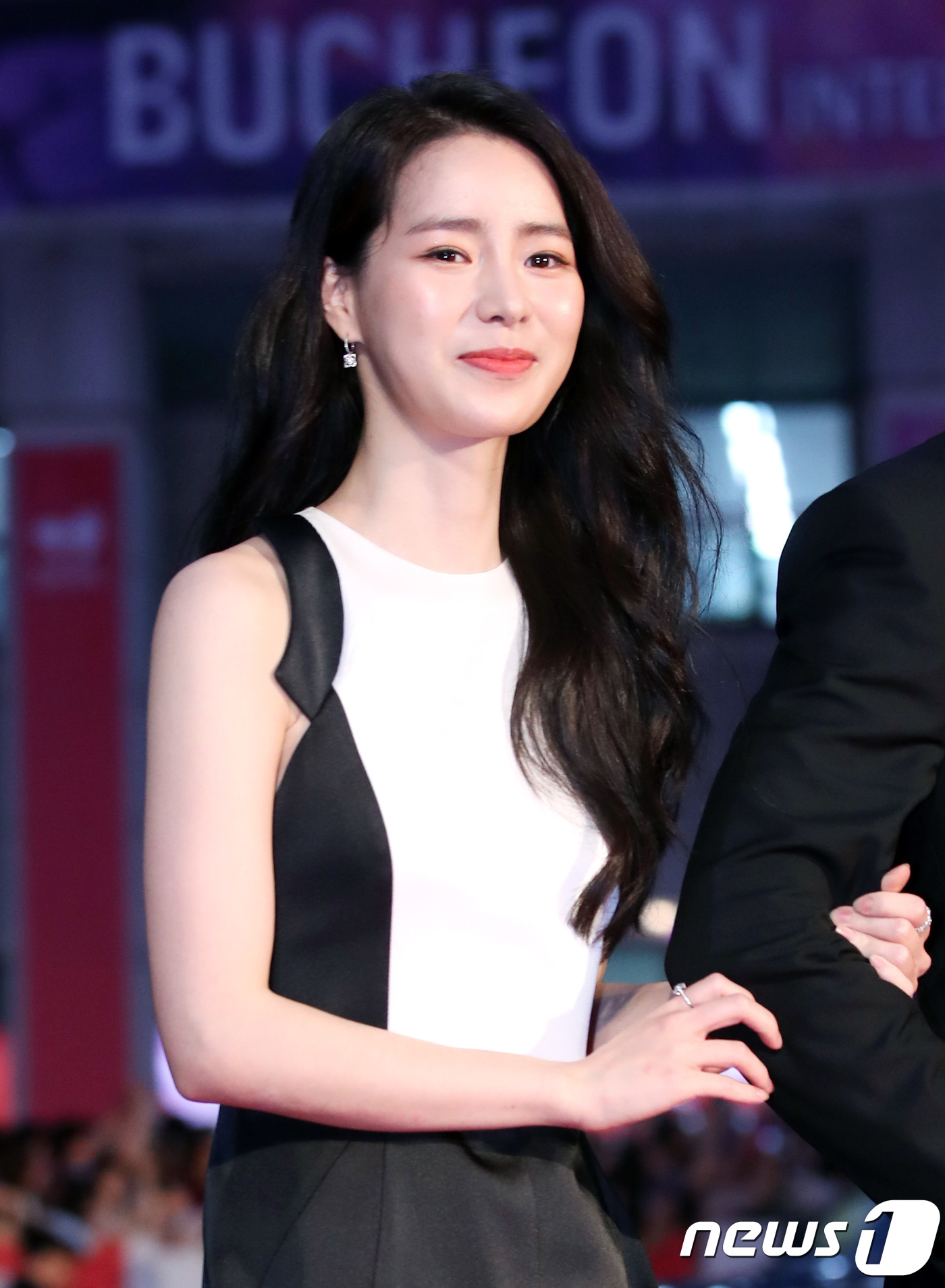 (부천=뉴스1) 권현진 기자 = 배우 임지연이 12일 오후 경기도 부천시 부천시청에서 열린 ‘제 22회 부천국제판타스틱 영화제’에 참석해 레드카펫을 밟고 있다. 2018.7.12. …