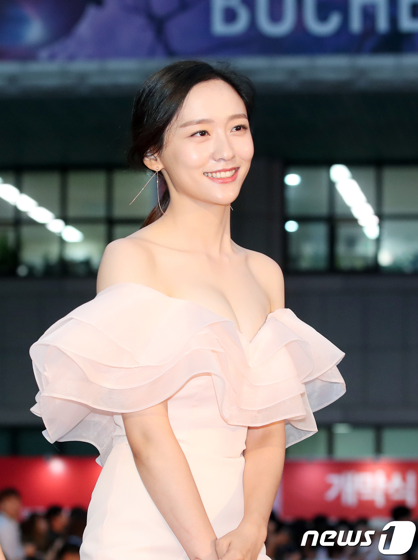 (부천=뉴스1) 권현진 기자 = 배우 박지현이 12일 오후 경기도 부천시 부천시청에서 열린 ‘제 22회 부천국제판타스틱 영화제’에 참석해 레드카펫을 밟고 있다. 2018.7.12. …