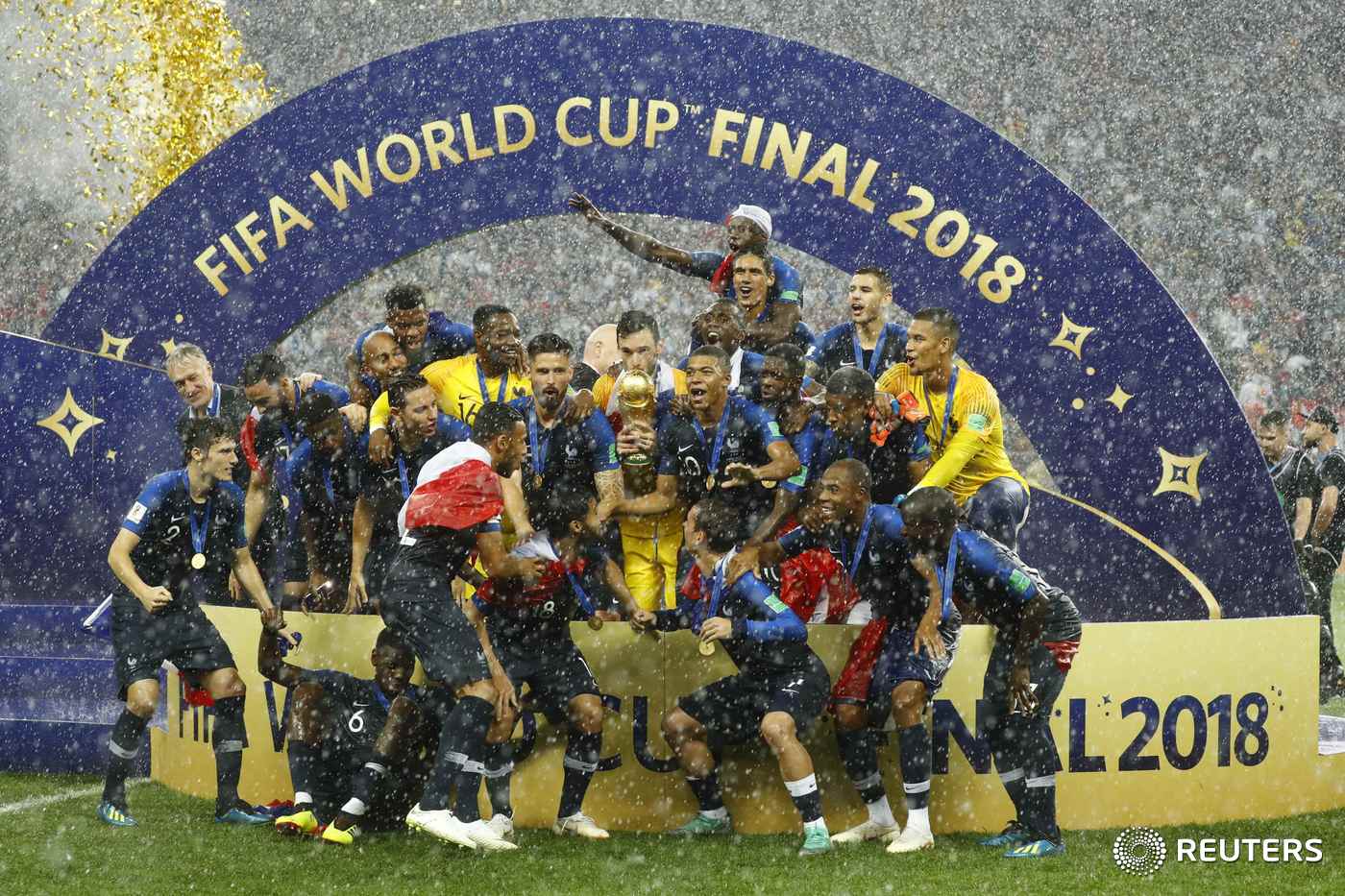 (러시아 모스크바 로이터=뉴스1) 임세영 기자 = 프랑스 선수들이 16일(한국시간) 러시아 루즈니키 스타디움에서 열린 2018 국제축구연맹(FIFA) 러시아 월드컵 결승전 크로아티 …