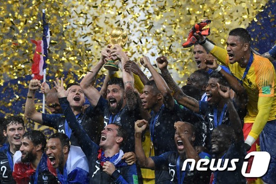 20년 만에 월드컵 정상을 탈환한 프랑스 대표팀./뉴스1 DB © AFP=News1
