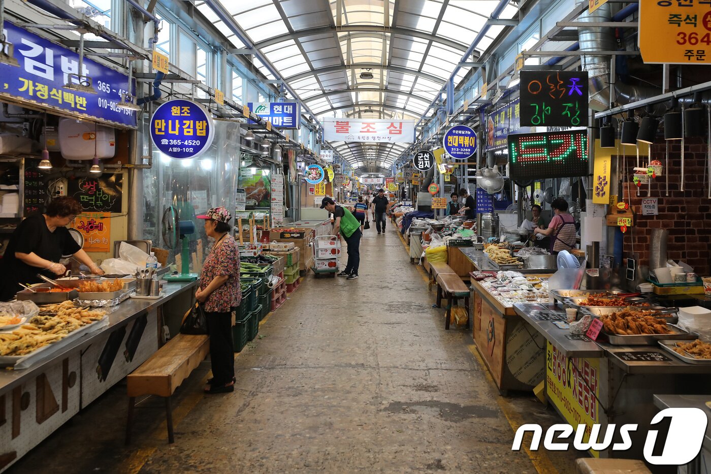 본문 이미지 - 서울 시내의 전통시장이 비어있다&#40;사진은 기사 내용과 관련이 없음&#41;.  2018.7.17/뉴스1 ⓒ News1 임세영 기자