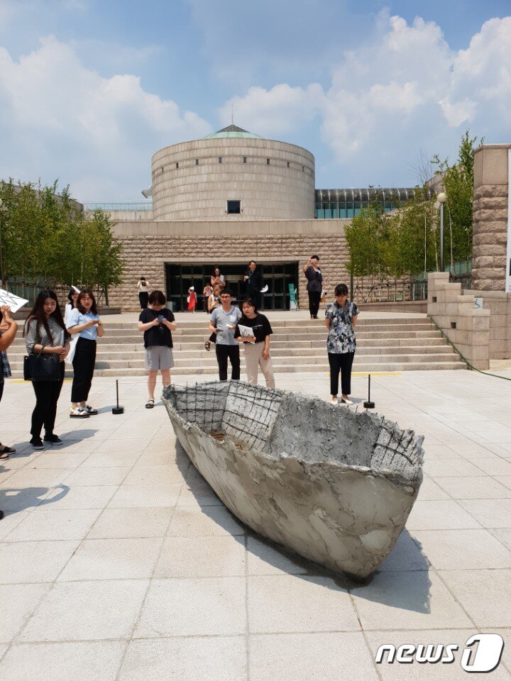 본문 이미지 - 박이소 '보트' 설치전경ⓒ News1