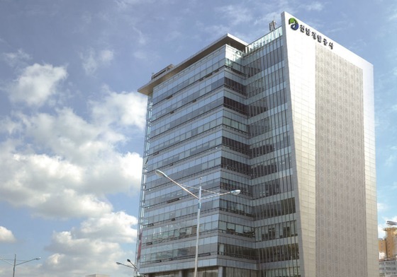 광양·무안 만원주택 입주 10세대 모집에 236명 신청