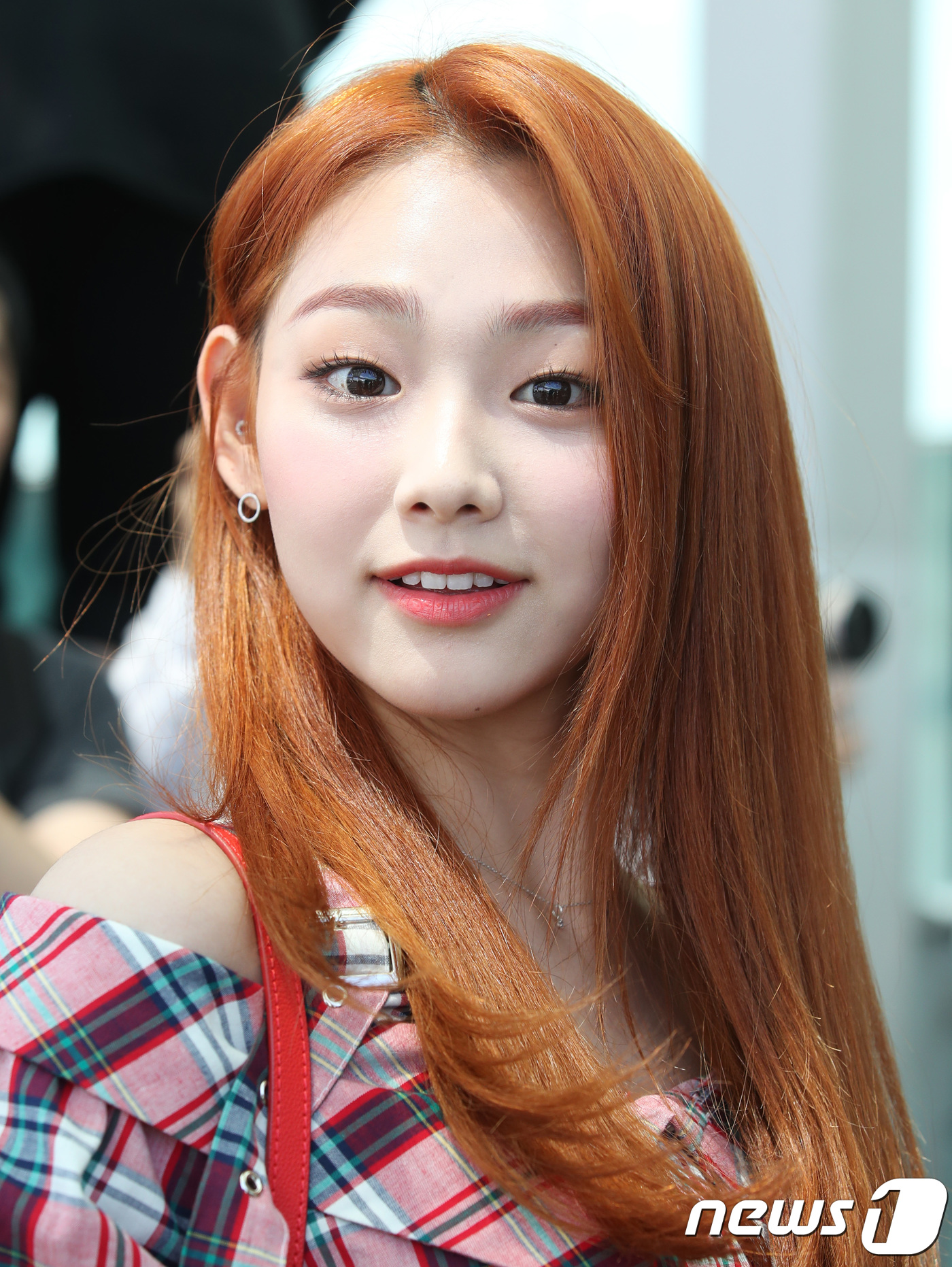 (인천공항=뉴스1) 권현진 기자 = 구구단 미나가 Mnet '엠카운트다운‘ IN 타이페이 공연 차 4일 오전 인천국제공항을 통해 대만으로 출국하고 있다. 2018.7.4./뉴스1