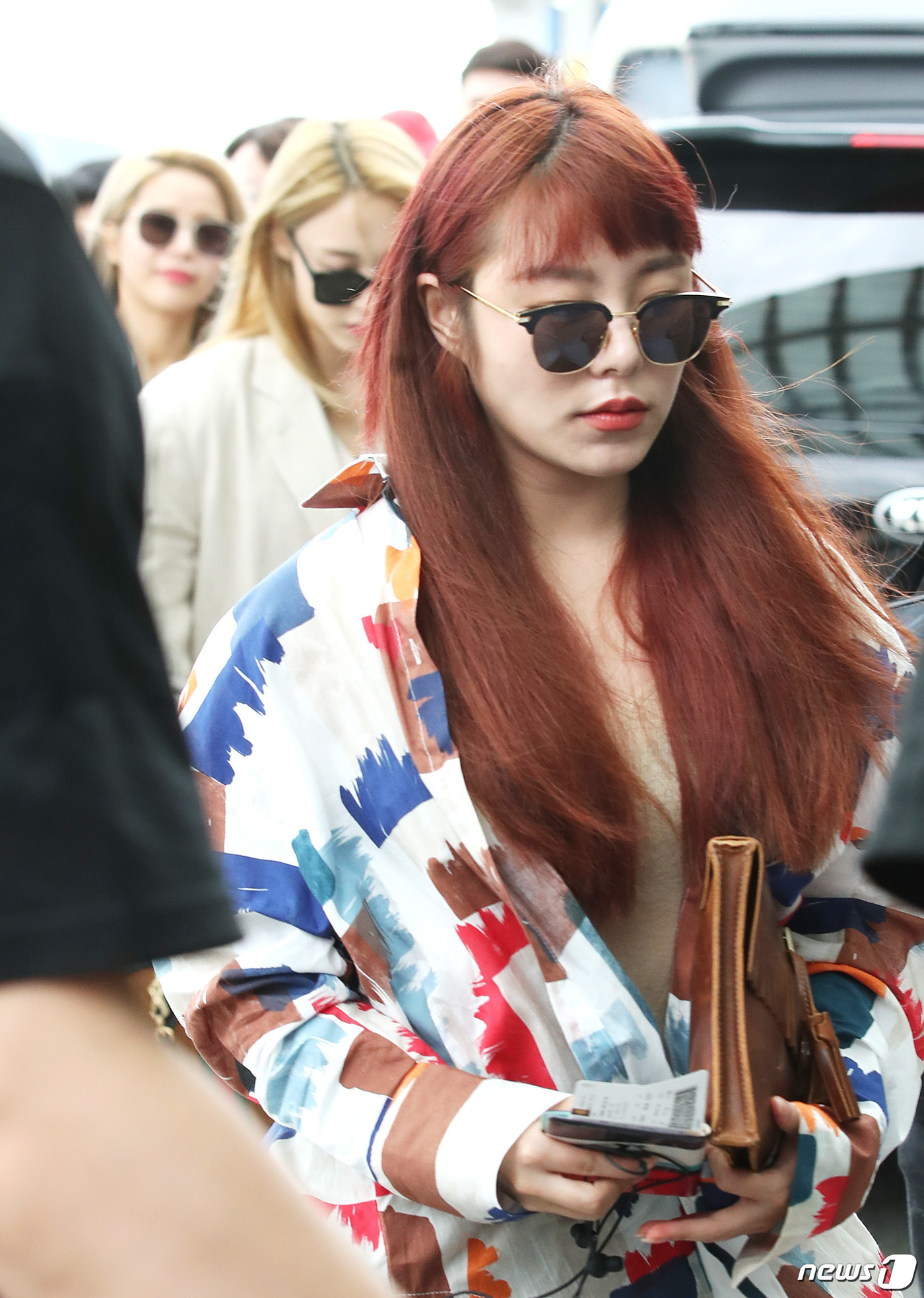 (인천공항=뉴스1) 권현진 기자 = 마마무 휘인이 'SBS 슈퍼콘서트 IN TAIPEI' 공연차 6일 오후 인천국제공항을 통해 대만으로 출국하고 있다. 2018.7.6./뉴스1