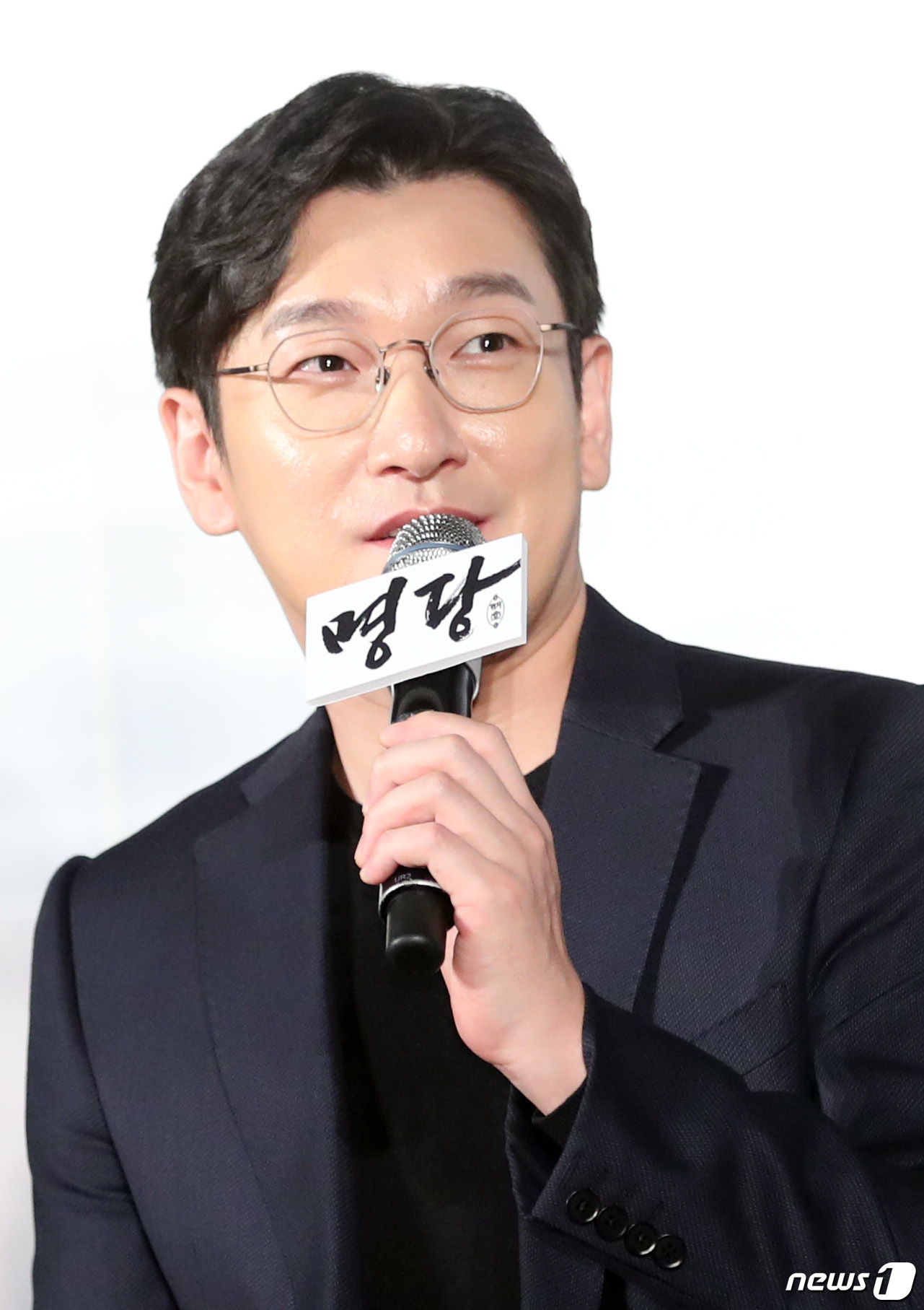 (서울=뉴스1) 권현진 기자 = 배우 조승우가 13일 오전 서울 동대문 메가박스에서 열린 영화 '명당'(박희곤 감독)의 제작보고회에 참석해 인사말을 하고 있다.'명당'은 땅의 기운 …