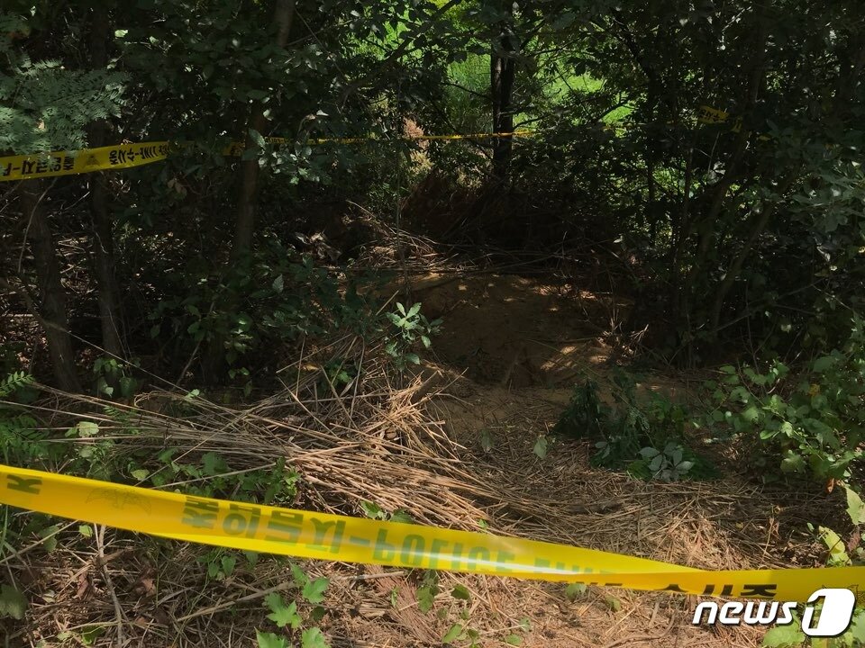 본문 이미지 - 동거 여성을 살해 한뒤 유기한 야산2018.08.13/뉴스1ⓒ News1 박슬용 기자