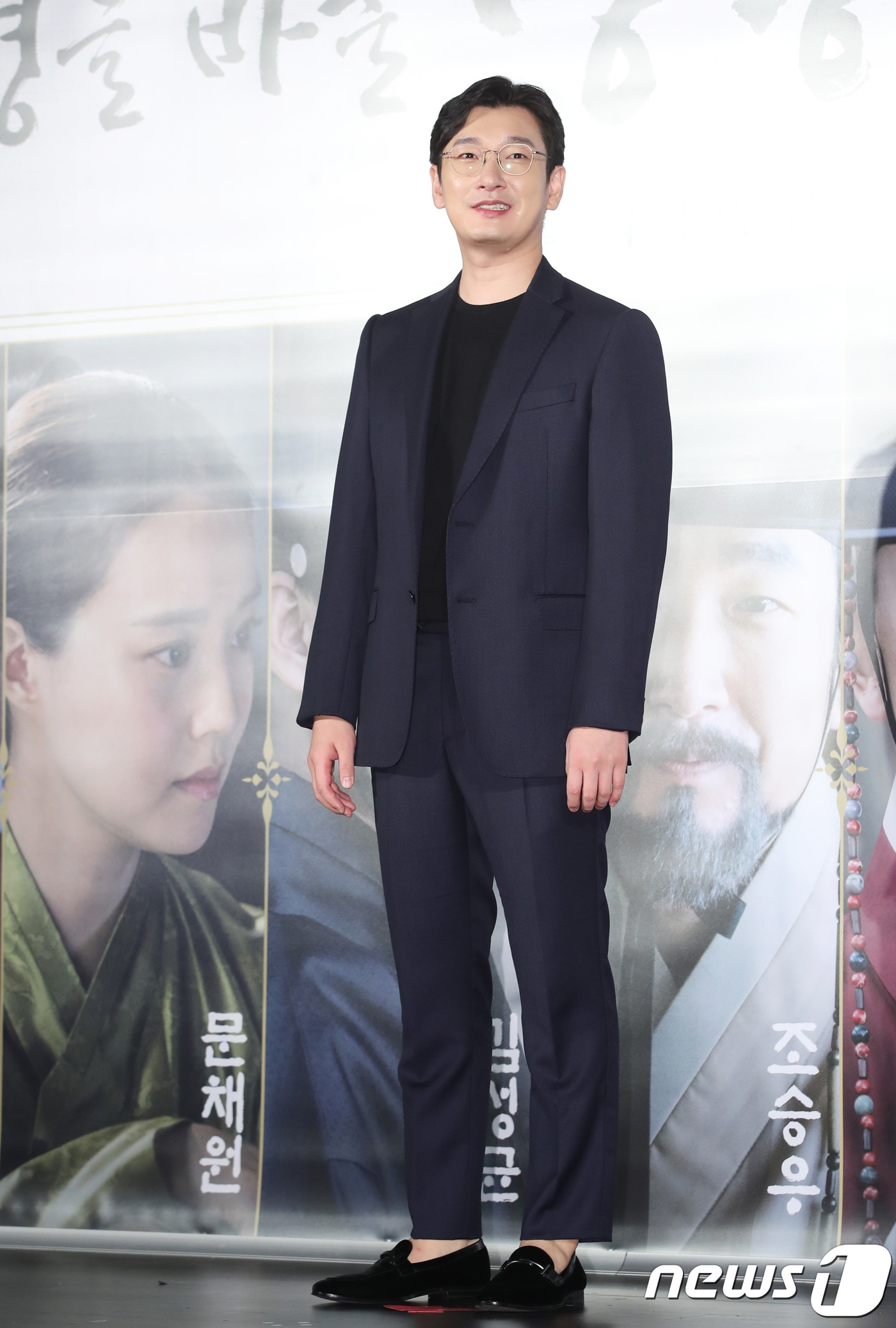 (서울=뉴스1) 권현진 기자 = 배우 조승우가 13일 오전 서울 동대문 메가박스에서 열린 영화 '명당'(박희곤 감독)의 제작보고회에 참석해 포즈를 취하고 있다.'명당'은 땅의 기운 …