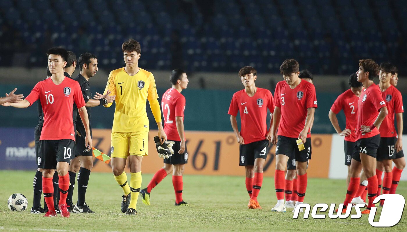 본문 이미지 - 지난 17일 말레이시아에 충격적인 패배를 당한 한국 축구대표팀이 20일 오후 9시 키르기스스탄과 조별리그 최종전을 치른다. /뉴스1 DB ⓒ News1 임세영 기자