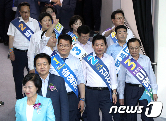 서울시당 대의원대회 참석하는 당대표·최고위원 후보들