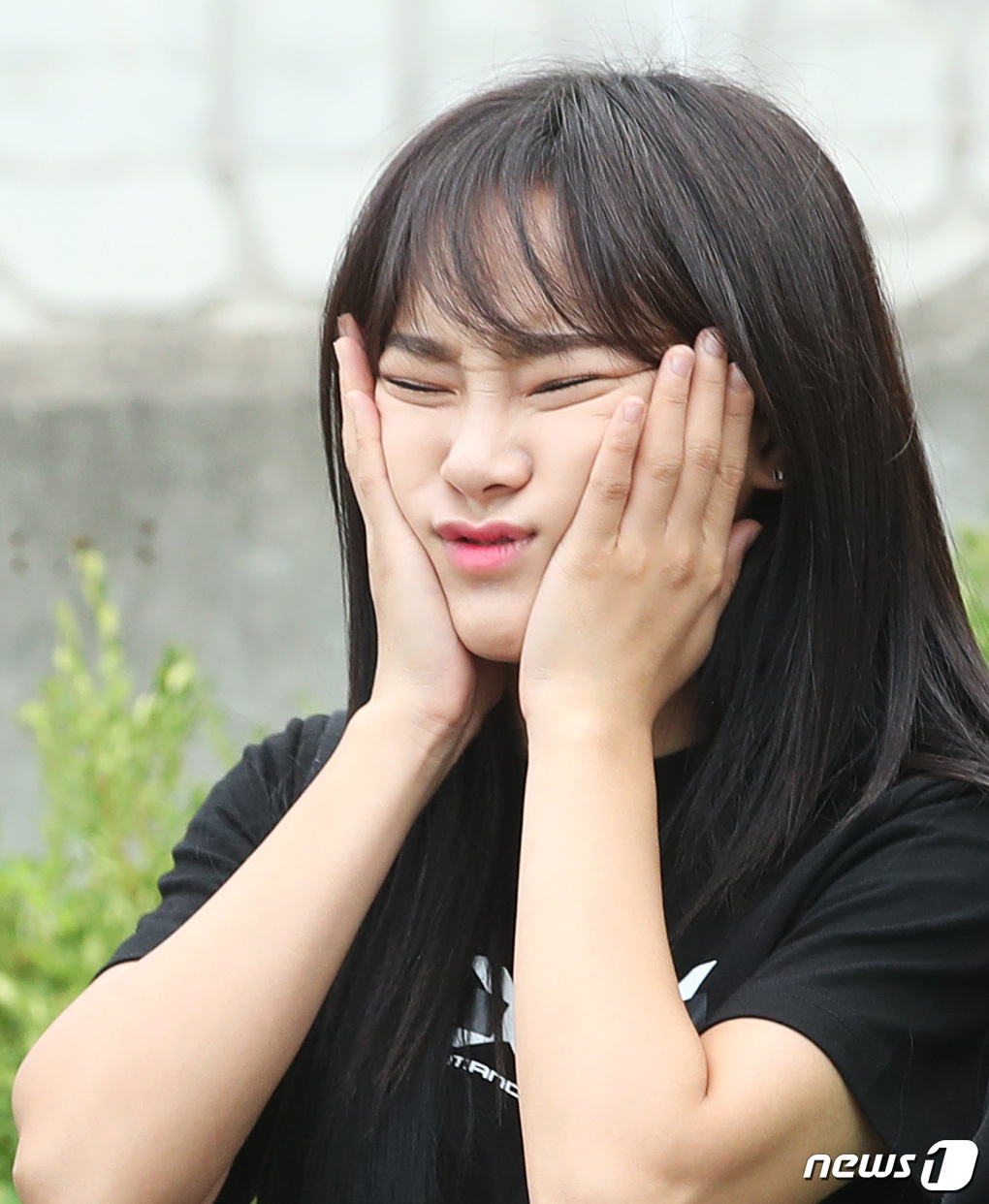 (고양=뉴스1) 권현진 기자 = 구구단 김세정이 20일 오전 고양체육관에서 열리는 MBC 추석특집 ‘2018 아이돌스타 육상 선수권대회’(아육대) 녹화에 참석해 살짝 부은 얼굴을 …