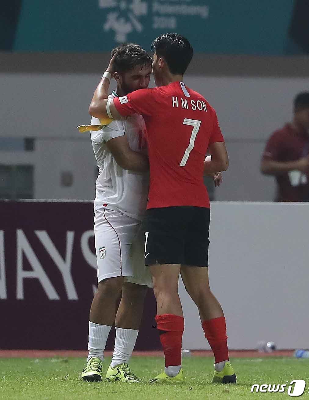 (치카랑(인도네시아)=뉴스1) 임세영 기자 = 23일 오후 인도네시아 자와바랏주 치카랑에 위치한 위바와 묵티 스타디움에서 열린 2018 자카르타·팔렘방 아시안게임 U-23 남자축구 …