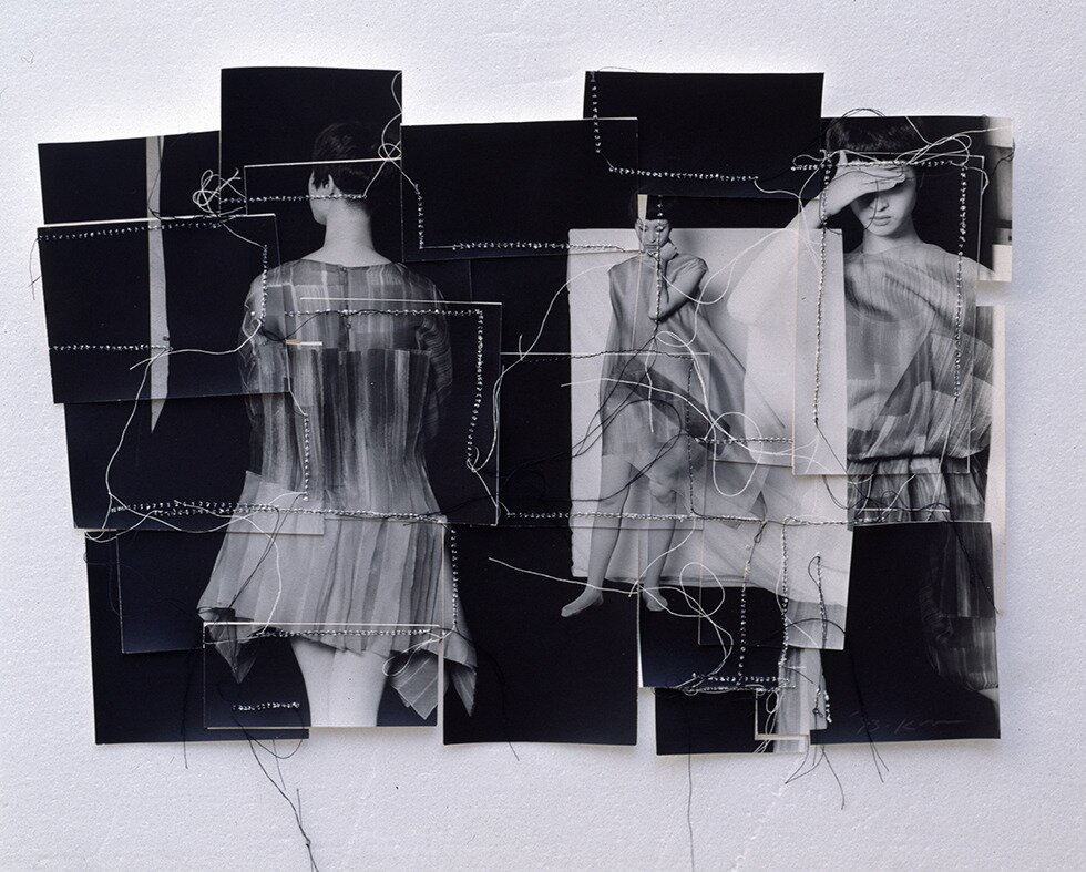 본문 이미지 - 이신우, 실크오간자에 붓터치가 들어간 튜닉형 원피스, 90년초 도쿄컬렉션, photo by 장 루이볼프.(롯데갤러리 제공)