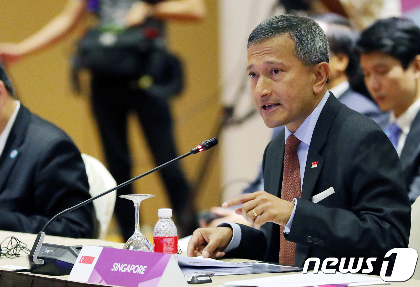 (싱가포르=뉴스1) 구윤성 기자 = 비비안 발라크리쉬난 싱가포르 외교장관이 4일 오전(현지시간) 싱가포르 엑스포 컨벤션센터에서 열린 동아시아정상회의(EAS) 외교장관회의에서 인사말 …