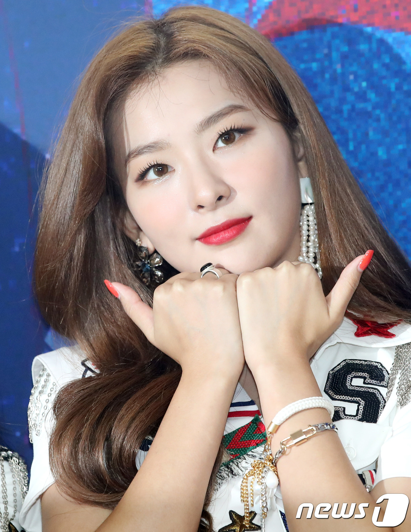 (서울=뉴스1) 권현진 기자 = 레드벨벳(Red Velvet) 슬기가 5일 오후 서울 SK올림픽핸드볼경기장에서 열린 두 번째 단독 콘서트 ‘레드메어(REDMARE)’ 기자회견에 참 …