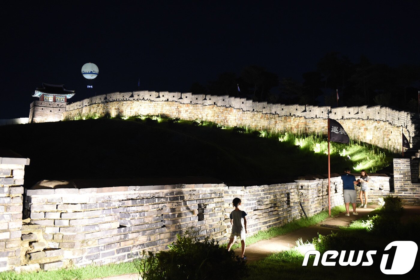 본문 이미지 - 수원 화성 성곽길. ⓒ News1