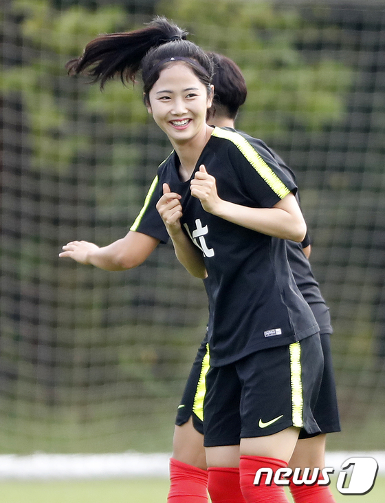 여자축구 이민아 '금빛 미소 기대하세요'