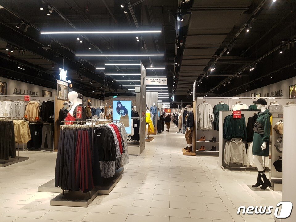 본문 이미지 - GU 국내 1호점인 GU롯데월드몰점의 모습. ⓒ News1/정혜민 기자