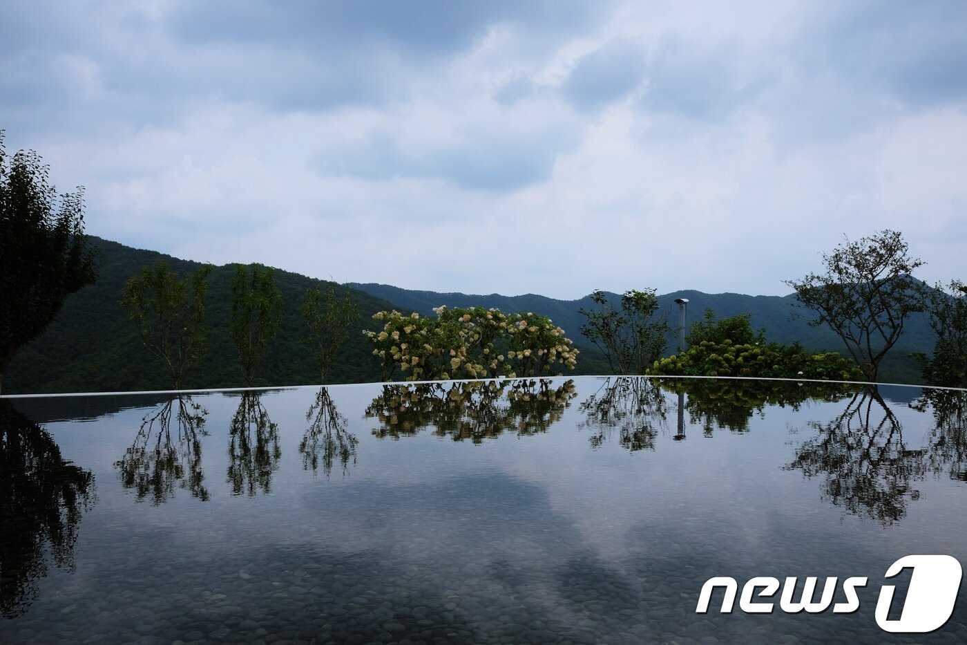 본문 이미지 - 뮤지엄 산은 국내에도 잘 알려진 건축가 안도 다다오가 설계했다ⓒ News1