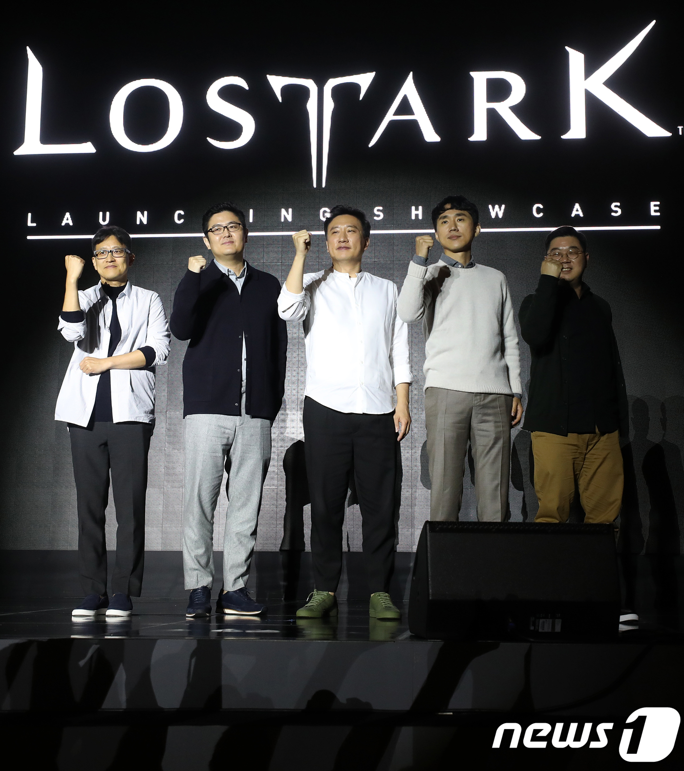 (서울=뉴스1) 오대일 기자 = 17일 서울 용산구 그랜드하얏트서울 호텔에서 열린 스마일게이트RPG의 PC온라인게임 '로스트아크(LOSTARK)' 미디어 쇼케이스에서 지원길 대표이 …