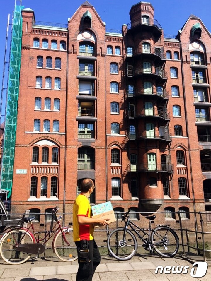 본문 이미지 - 현재는 창고가 아닌 사무실이나 레스토랑, 카페 등으로 사용되고 있는 슈파이셔슈타트ⓒ News1