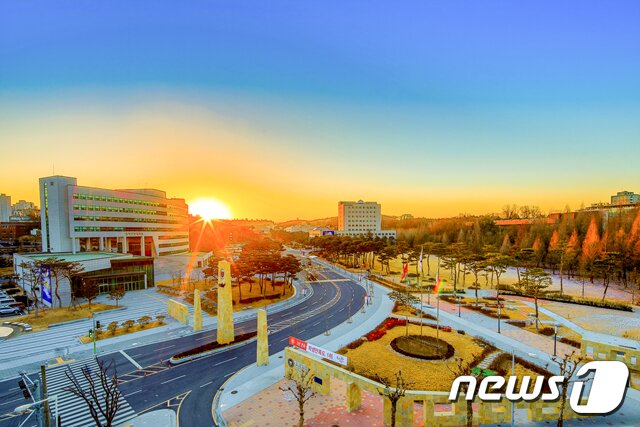 본문 이미지 - 충북대학교 교정.2018.9.20/뉴스1ⓒ News1 엄기찬 기자