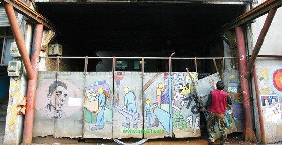 본문 이미지 -  문래동에선 벽면에 그려진 개성 넘치는 그라피티 작품들을 쉽게 볼 수 있다.