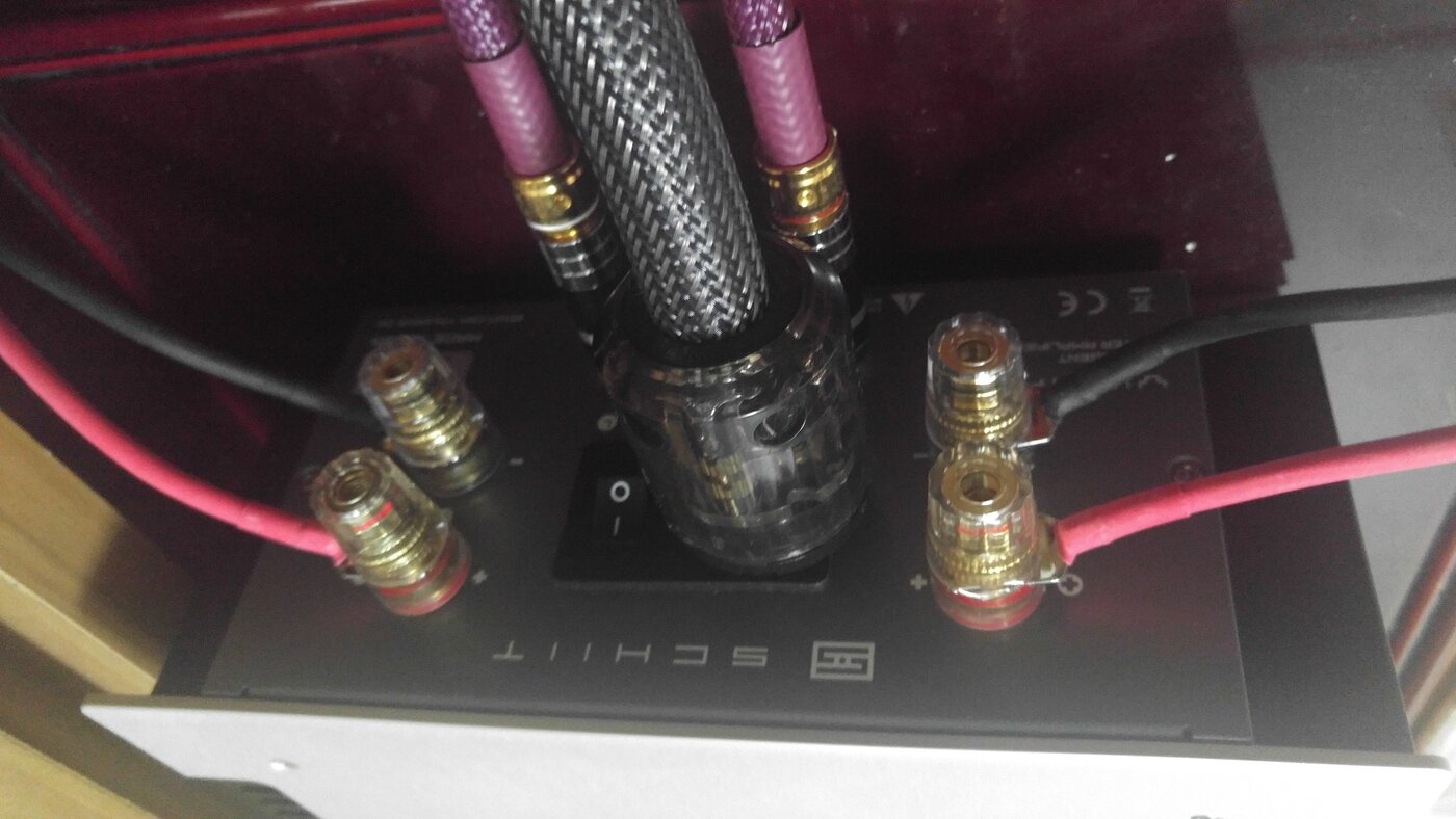 본문 이미지 - 117V 입력전용의 미제 앰프 후면