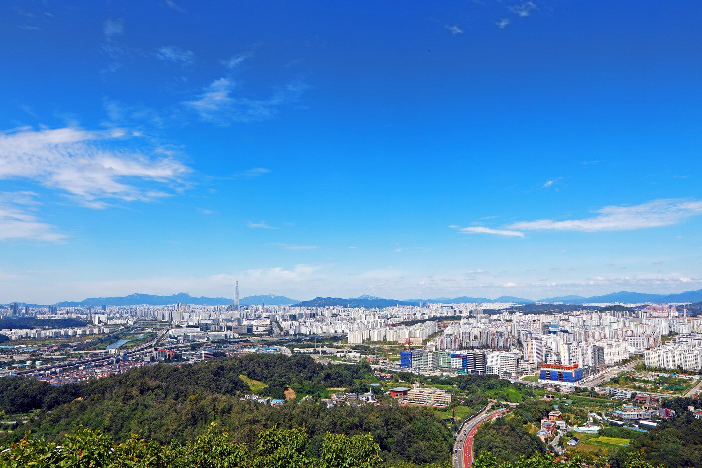 본문 이미지 - 영장산 정상에서 바라본 주변 경관
