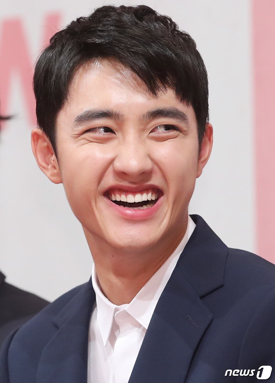 본문 이미지 - 배우 도경수가 4일 서울 강남구 논현동 임패리얼팰리스 서울에서 열린 tvN 새 월화드라마 `백일의 낭군님` 제작발표회에 참석해 미소를 짓고 있다. '백일의 낭군님'은 완전무결 왕세자 이율에서 졸지에 무쓸모남으로 전락한 원득(도경수 분)과 조선 최고령 원녀 홍심(남지현 분)의 전대미문 100일 로맨스 사극으로 가상의 조선 시대를 배경으로 그린 작품이다. 2018.9.4/뉴스1 ⓒ News1 권현진 기자