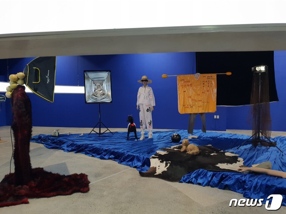 본문 이미지 - 부산비엔날레 전시 전경, 임민욱 설치작품.ⓒ News1