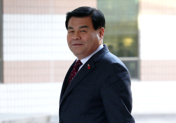 '뇌물 혐의' 심규언 전 동해시장 징역 9년6개월…보석 취소·재구속