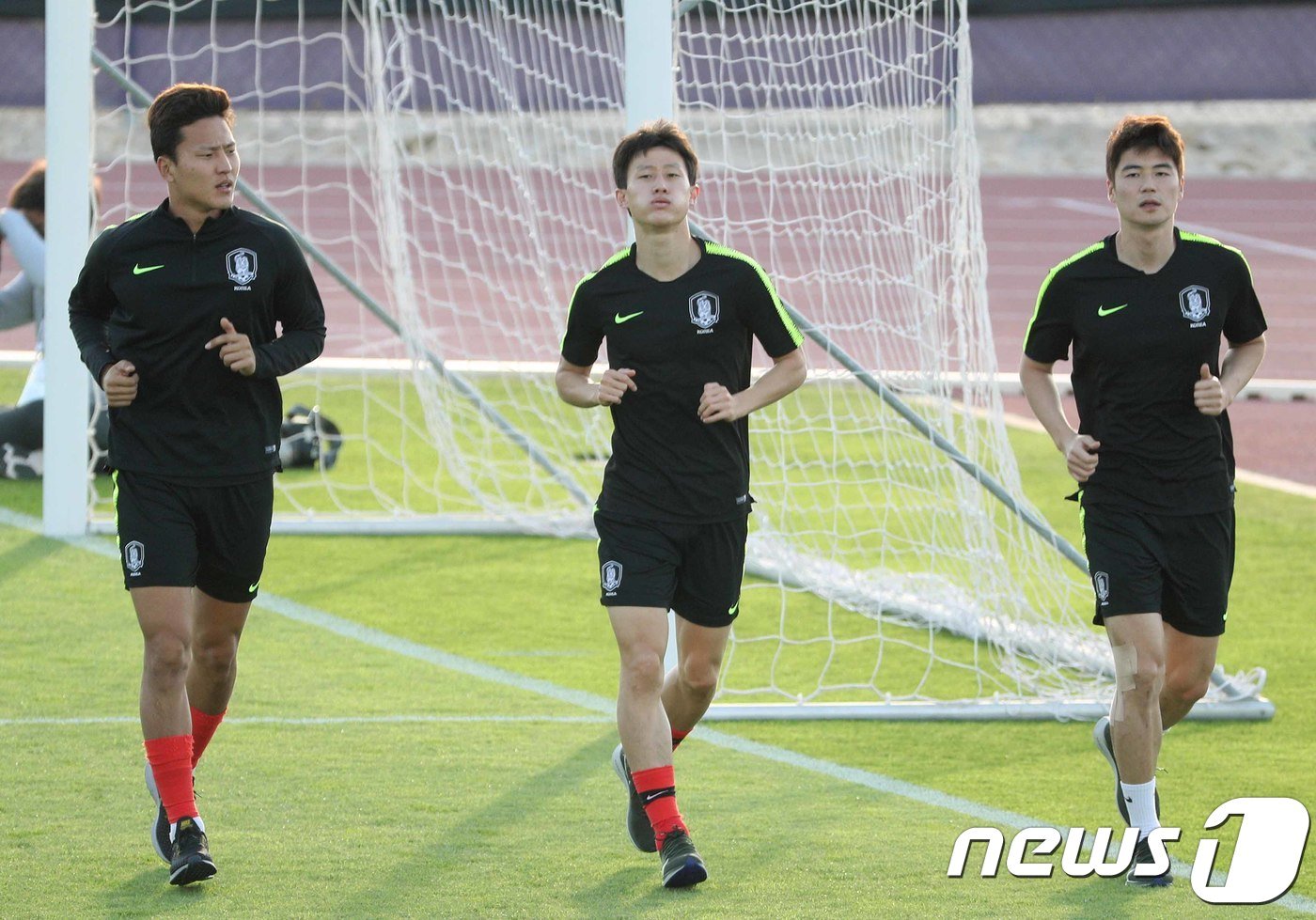 대한민국 축구대표팀 권경원, 이재성, 기성용이 13일 오후&#40;현지시간&#41; 아랍에미리트연합&#40;UAE&#41; 아부다비 뉴욕대학교에서 아시안컵 중국전을 앞두고 재활 훈련을 하고 있다. 2019.1.13/뉴스1 ⓒ News1 신웅수 기자