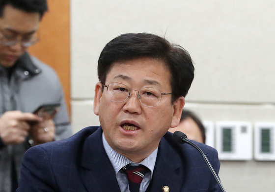 "전동킥보드 사고 줄인다"…김정호, 안전운행 3법 '개정안' 발의